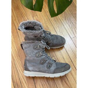 Women’s 9 Sorel Explorer Joan Waterproof Suede Lace Up Boots Gray Faux Fur Trim